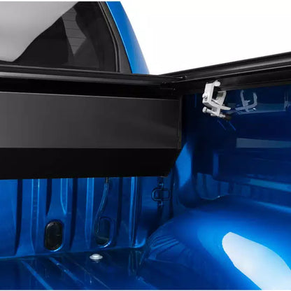 Couvre-tonneau rétractable à toit rigide pour cabine double Ford F-150 5'7'' 2015-2024 RetraxOne XR