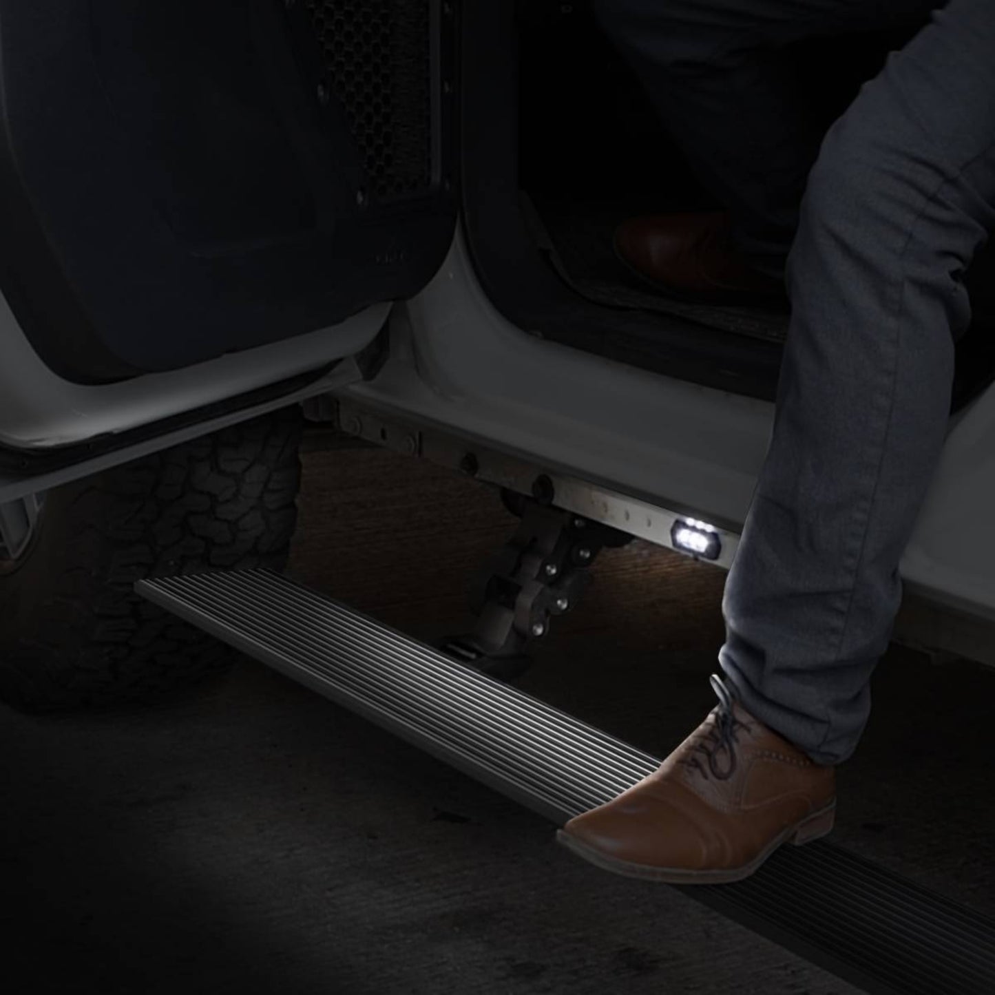 Marchepieds électriques pour Wrangler JKU Double Cab 2007-2018 Go Rhino