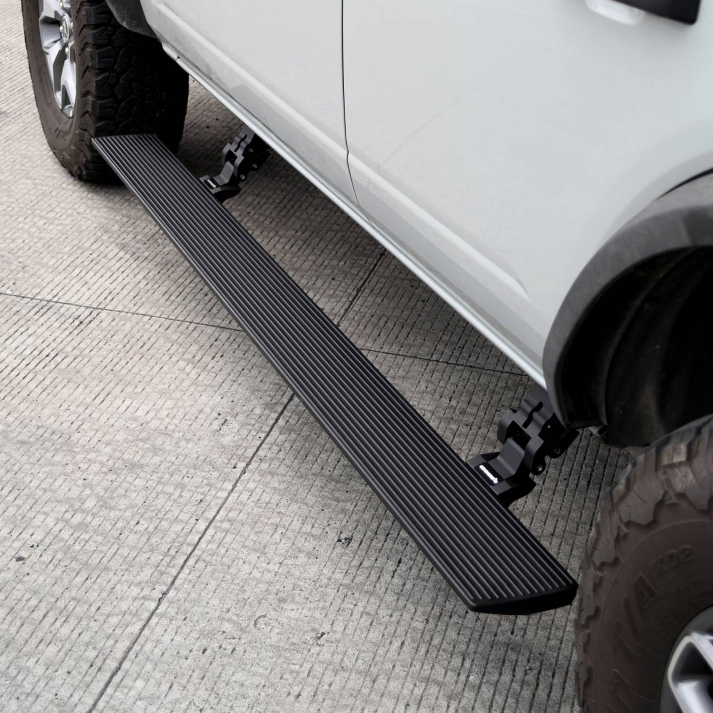 GR NGO Power Running Boards for Tacoma Double Cab 2016-2023 Go Rhino