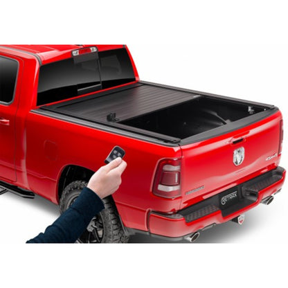 Couvre-tonneau rétractable électrique RAM sans boîte Ram 5'7'' Double Cab Mod. 2019-2024 Retrax PowerTraxOne Mx