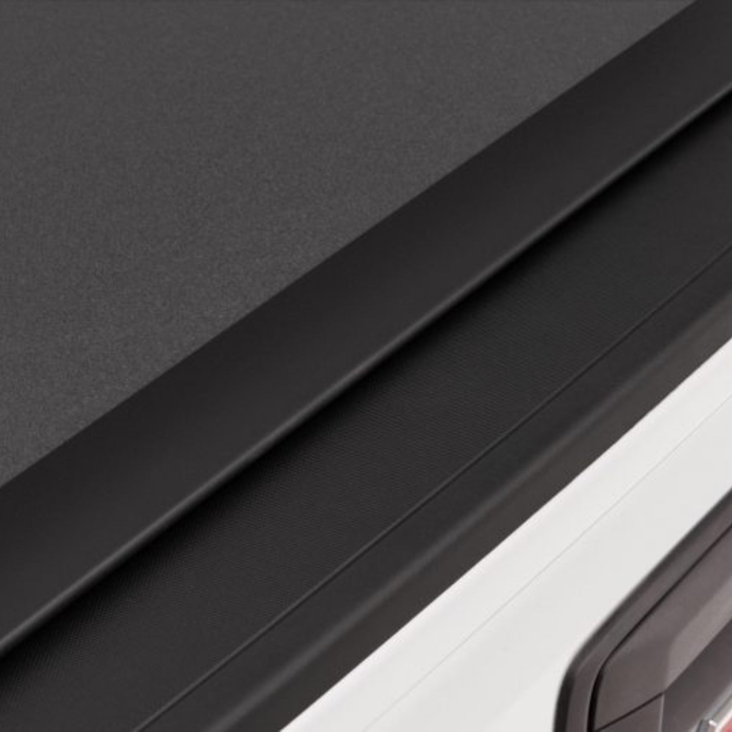 Rigid Folding Cover Ford F-150 5'6'' Double Cab Mod. 2021 BAKflip MX4